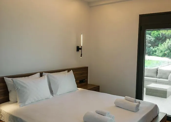 Salt Boutique Aparthotel Palouki